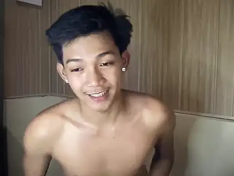 YourcumBoy77 online show from July 19, 2026, 12:31 pm