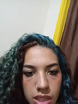 JadeSolari online show from July 15, 2026, 12:27 am