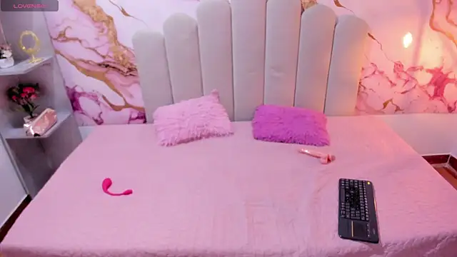 SweettDreamm online show from July 28, 2026, 4:05 pm