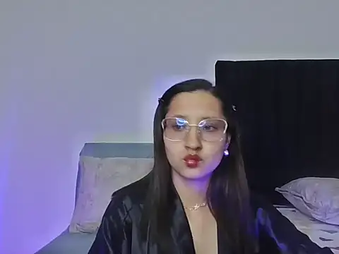 JustVeroo online show from July 28, 2026, 1:12 am