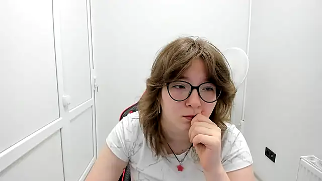 Snapshot of HachiYume chatting on July 21, 2026, 6:49 am HachiYume online show from July 21, 2026, 6:49 am