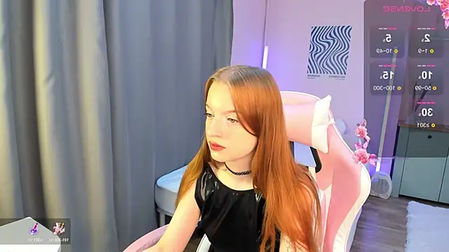 KellyMoans online show from July 25, 2026, 7:39 am