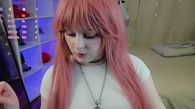 Snapshot of Blossom_Anna chatting on July 13, 2026, 6:44 pm Blossom Anna online show from July 13, 2026, 6:44 pm