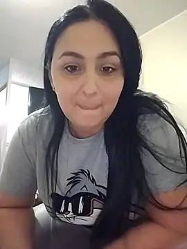 Snapshot of valeria1883 chatting on July 4, 2026, 8:37 pm valeria1883 online show from July 4, 2026, 8:37 pm