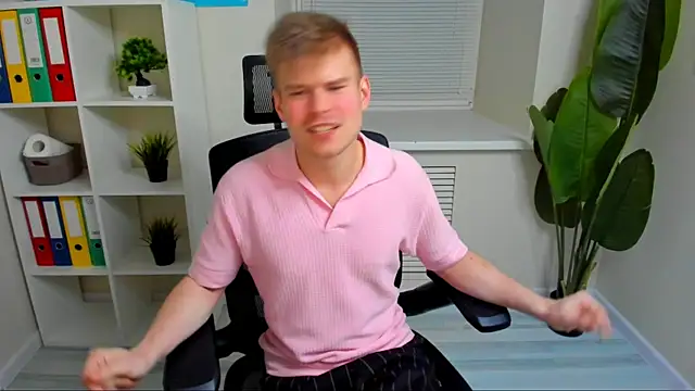 Snapshot of Walter_Fry chatting on July 7, 2026, 3:27 pm Walter Fry online show from July 7, 2026, 3:27 pm
