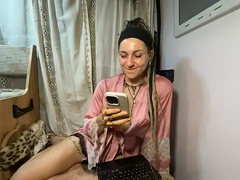 Snapshot of Mathilda-Bloom chatting on July 20, 2026, 7:49 pm Mathilda-Bloom online show from July 20, 2026, 7:49 pm