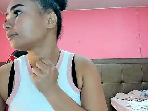 Naomi Moon  online show from July 25, 2026, 3:42 pm