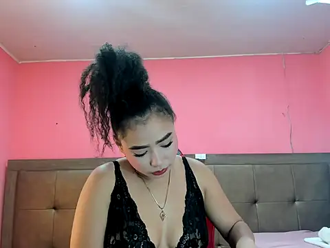 Naomi Moon  online show from July 29, 2026, 5:44 pm