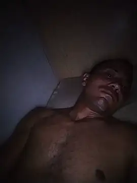 Snapshot of Elcauss chatting on July 19, 2026, 9:24 am Elcauss online show from July 19, 2026, 9:24 am