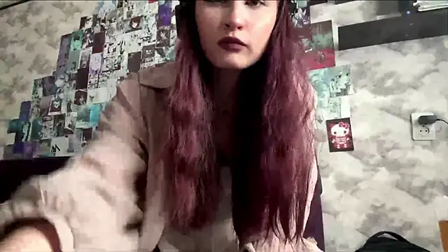 Snapshot of SuzanMoote chatting on July 13, 2026, 11:02 am SuzanMoote online show from July 13, 2026, 11:02 am