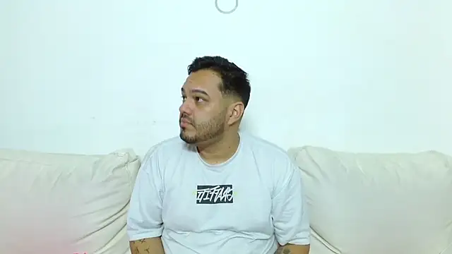 Snapshot of Alejandro_db chatting on July 25, 2026, 10:51 pm Alejandro db online show from July 25, 2026, 10:51 pm