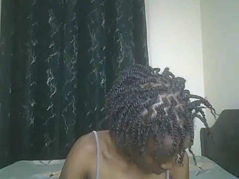 Snapshot of fynfunn chatting on July 6, 2026, 6:43 pm fynfunn online show from July 6, 2026, 6:43 pm