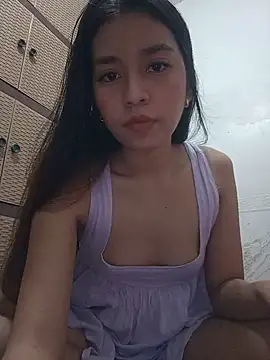 Snapshot of kylieathena chatting on July 19, 2026, 1:04 pm kylieathena online show from July 19, 2026, 1:04 pm