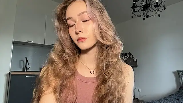 ShyandSkinnyAlice online show from July 22, 2026, 12:41 pm