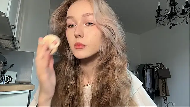 ShyandSkinnyAlice online show from July 24, 2026, 12:25 pm