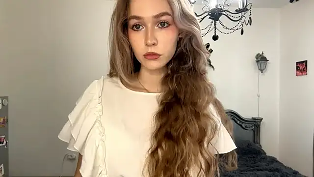 ShyandSkinnyAlice online show from July 26, 2026, 12:34 pm