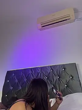 Aliceroys   online show from July 22, 2026, 8:33 pm