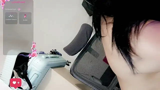 Snapshot of MidnightSinner chatting on July 20, 2026, 1:57 pm MidnightSinner online show from July 20, 2026, 1:57 pm