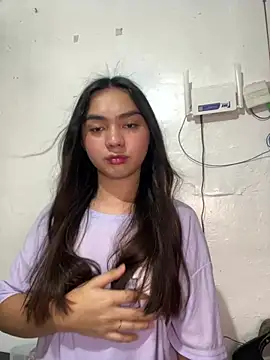 Snapshot of EtherealRae chatting on July 7, 2026, 6:01 pm EtherealRae online show from July 7, 2026, 6:01 pm