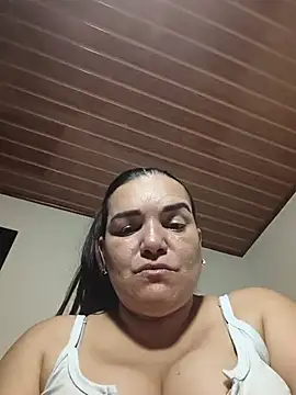 Snapshot of Zuleyka_47 chatting on July 17, 2026, 12:06 am Zuleyka 47 online show from July 17, 2026, 12:06 am