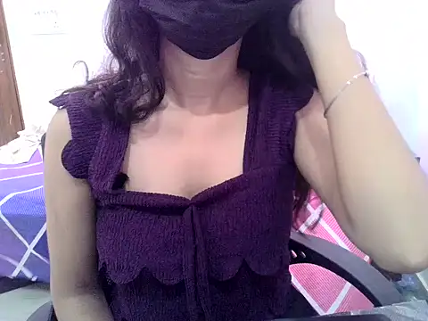 Snapshot of PRIYANKA_KHAAN chatting on July 8, 2026, 8:52 am PRIYANKA KHAAN online show from July 8, 2026, 8:52 am