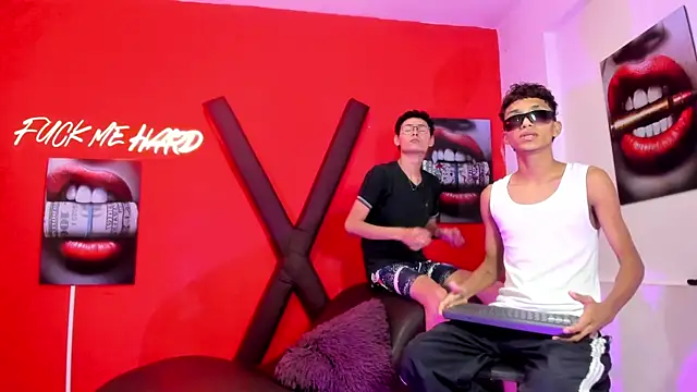 PRETTY LOVERS1 online show from July 14, 2026, 1:19 am