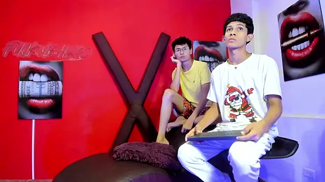 PRETTY LOVERS1 online show from July 15, 2026, 1:11 am