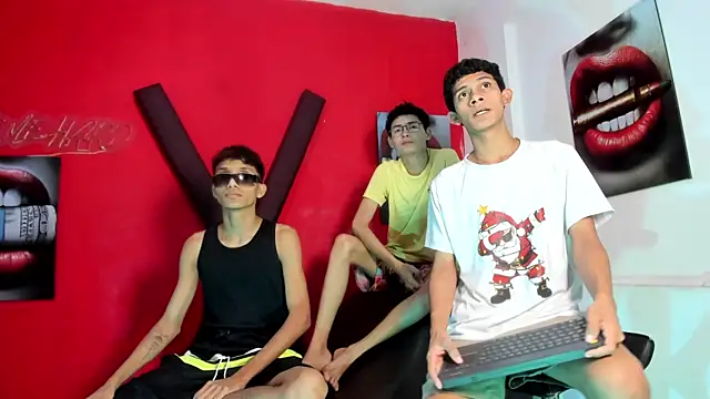 PRETTY LOVERS1 online show from July 18, 2026, 1:10 am