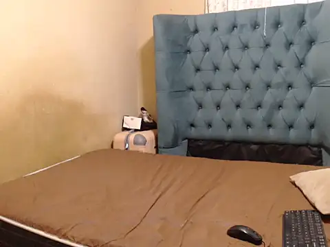 VixenBaddieX online show from July 14, 2026, 3:00 am
