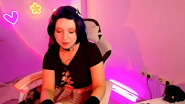 NellyDrew online show from July 15, 2026, 3:23 am