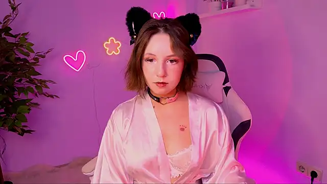NellyDrew online show from July 23, 2026, 3:04 am