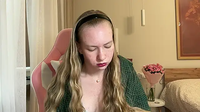 DarimBlondie online show from July 15, 2026, 12:43 pm