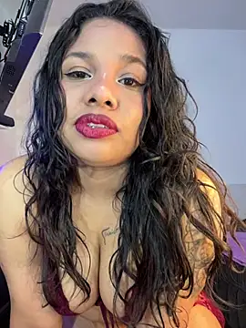 Snapshot of Rashell1_Queen chatting on July 14, 2026, 1:06 pm Rashell1 Queen online show from July 14, 2026, 1:06 pm