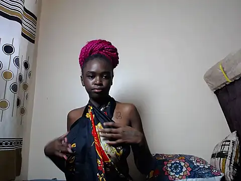Snapshot of Honeyluxee chatting on July 11, 2026, 1:14 pm Honeyluxee online show from July 11, 2026, 1:14 pm