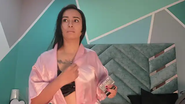 YeilyLopez online show from July 28, 2026, 11:05 am