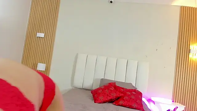 Naughtymilfx    online show from July 18, 2026, 12:42 pm
