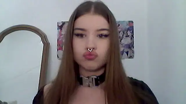 MollyHotTeen online show from July 27, 2026, 6:15 pm