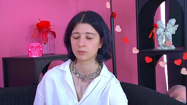AnneAvelin online show from July 14, 2026, 6:18 am