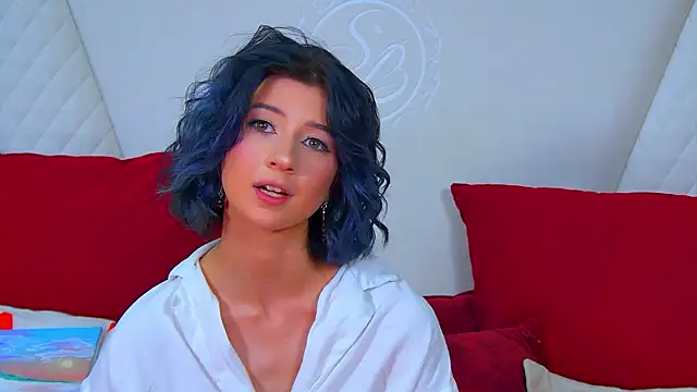 AnneAvelin online show from July 21, 2026, 7:49 pm