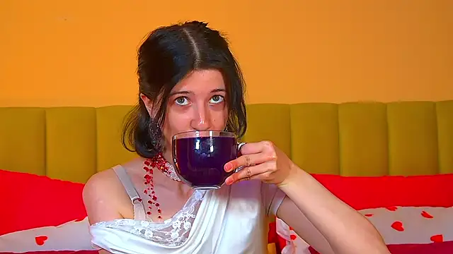AnneAvelin online show from July 24, 2026, 6:39 pm
