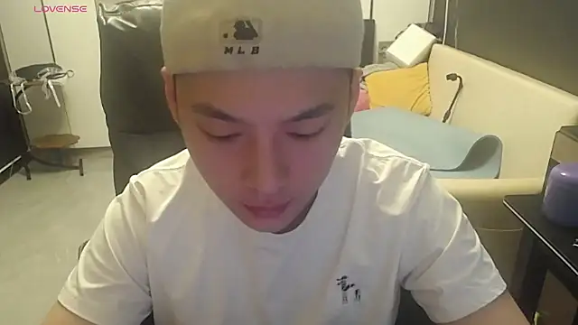 yichen008 online show from July 23, 2026, 10:24 am