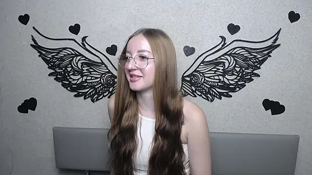 Snapshot of AnnaMills chatting on July 13, 2026, 5:10 am AnnaMills online show from July 13, 2026, 5:10 am