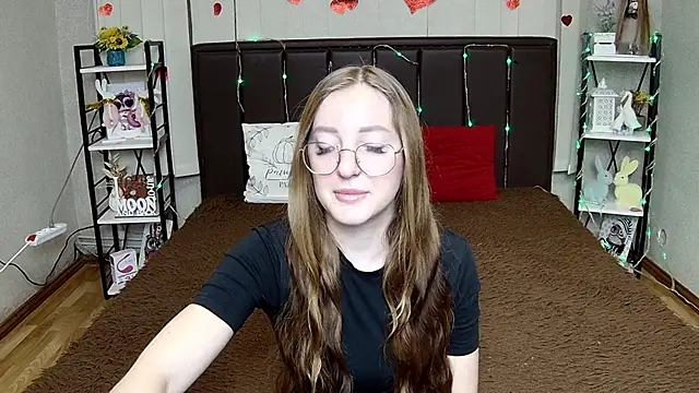 Snapshot of AnnaMills chatting on July 27, 2026, 5:03 am AnnaMills online show from July 27, 2026, 5:03 am
