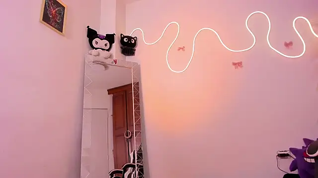 CarolineEvanss 11 online show from July 22, 2026, 12:24 am