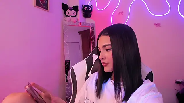 CarolineEvanss 11 online show from July 23, 2026, 1:30 am