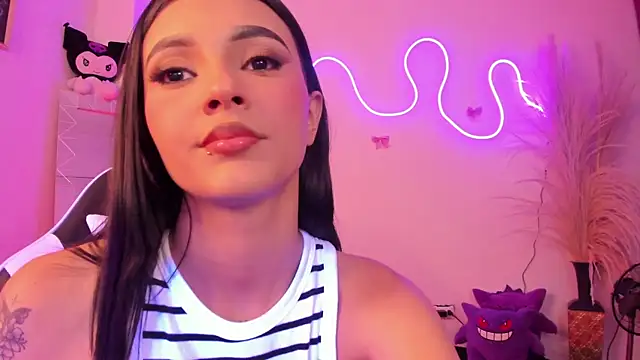 CarolineEvanss 11 online show from July 25, 2026, 1:04 am