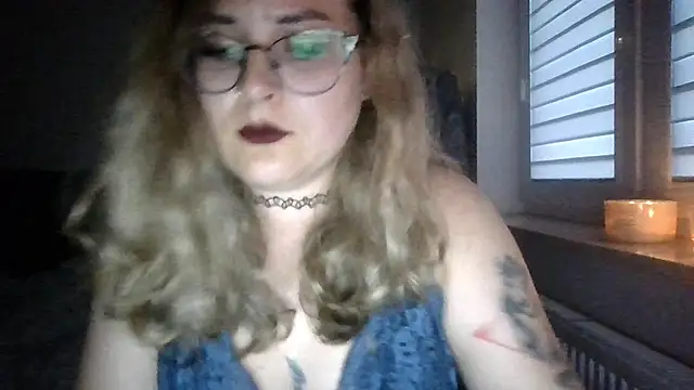 Snapshot of LucyTease chatting on July 9, 2026, 7:29 pm LucyTease online show from July 9, 2026, 7:29 pm