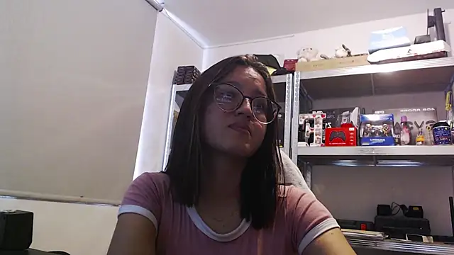Snapshot of Luna_sweetie_ chatting on July 10, 2026, 1:47 pm Luna sweetie online show from July 10, 2026, 1:47 pm