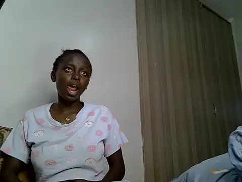 creamydoly online show from July 10, 2026, 10:12 pm