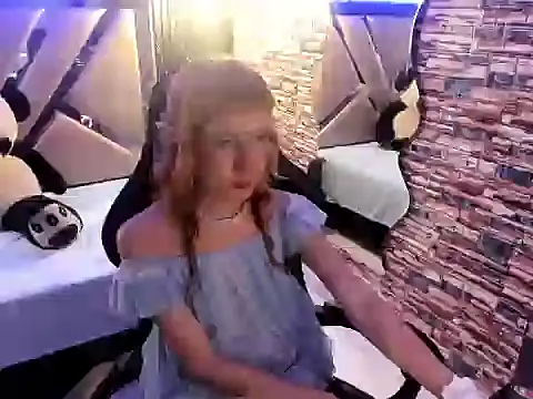 vivienne hadi online show from July 21, 2026, 8:33 pm